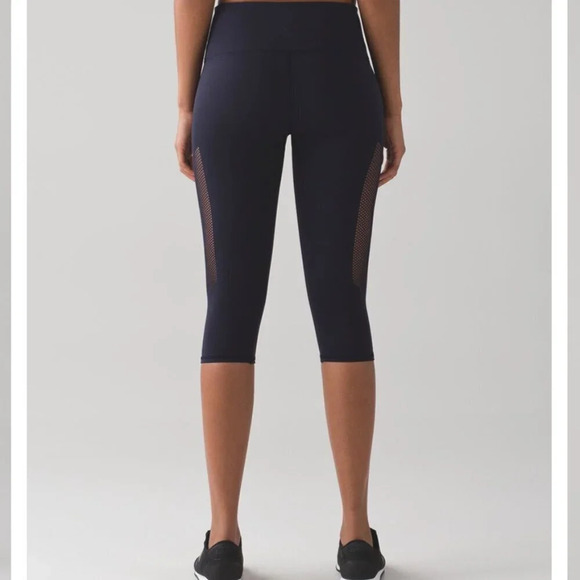 LULULEMON Reveal  Crop (15") Midnight Navy Size S - Picture 3 of 14